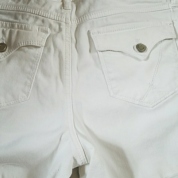 Shorts - Picture 7 of 8